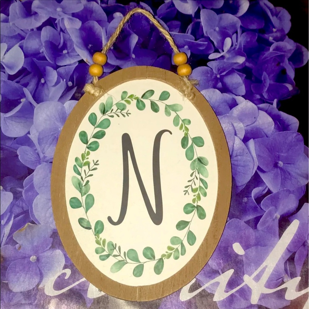 Farmhouse Elegant Charm Monogram "N" Leaves Sign